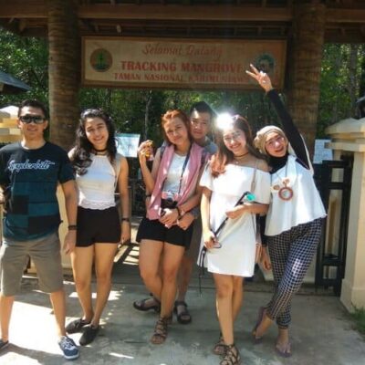 treking hutan mangrove karimunjawa jawa tengah