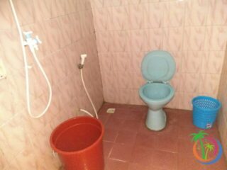 gambar kamar mandi homestay pelangi