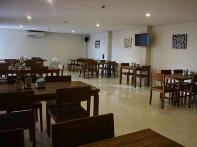 DSEASON CAFE AND RESTAURANT PULAU KARIMUN JAWA