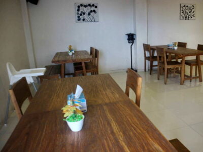 DSEASON CAFE AND RESTAURANT PULAU KARIMUNJAWA
