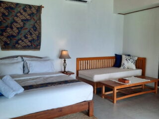 Paket wisata karimunjawa Legon Waru Cottage Lodge, Penginapan Karimunjawa