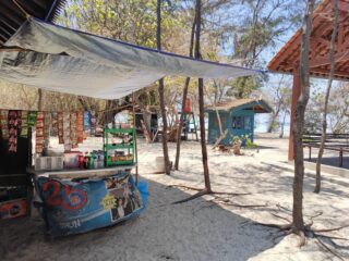 Tempat wisata Pulau Cemara Besar Karimunjawa